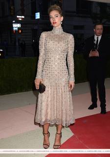 Vanessa Kirby feet photo thumbnail