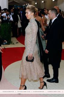 Vanessa Kirby feet photo thumbnail