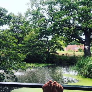 Vanessa Kirby feet photo thumbnail