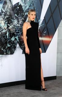 Vanessa Kirby feet photo thumbnail