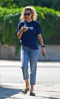 Vanessa Kirby feet photo thumbnail