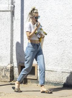 Vanessa Kirby feet photo thumbnail