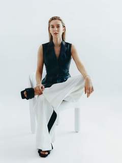 Vanessa Kirby feet photo thumbnail