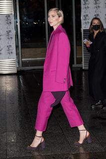 Vanessa Kirby feet photo thumbnail