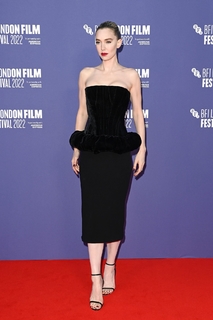 Vanessa Kirby feet photo thumbnail