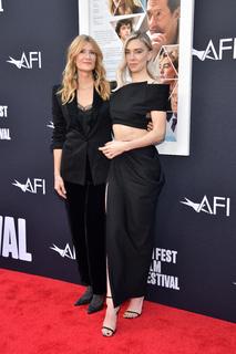 Vanessa Kirby feet photo thumbnail
