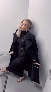 Vanessa Kirby feet photo thumbnail