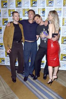 Vanessa Kirby feet photo thumbnail