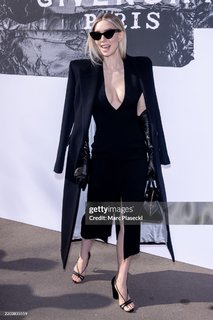 Vanessa Kirby feet photo thumbnail