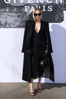 Vanessa Kirby feet photo thumbnail