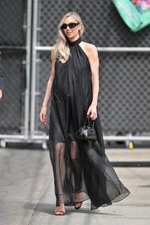 Vanessa Kirby feet photo thumbnail