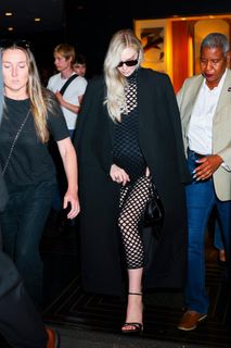 Vanessa Kirby feet photo thumbnail