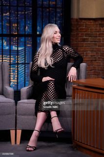 Vanessa Kirby feet photo thumbnail