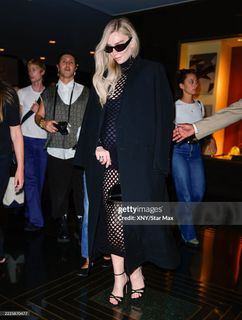 Vanessa Kirby feet photo thumbnail