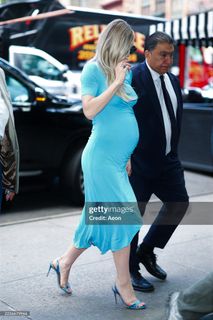 Vanessa Kirby feet photo thumbnail