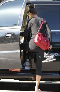 Vanessa Lachey feet photo thumbnail