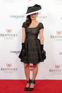 Vanessa Lachey feet photo thumbnail