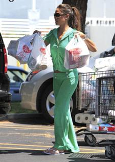 Vanessa Lachey feet photo thumbnail