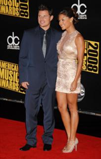 Vanessa Lachey feet photo thumbnail