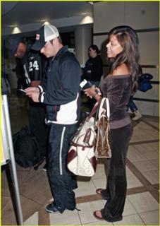 Vanessa Lachey feet photo thumbnail