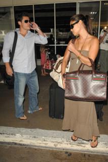 Vanessa Lachey feet photo thumbnail