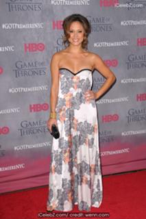 Vanessa Lachey feet photo thumbnail