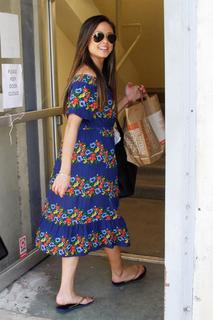 Vanessa Lachey feet photo thumbnail