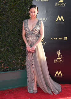 Vanessa Lachey feet photo thumbnail