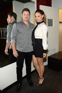 Vanessa Lachey feet photo thumbnail