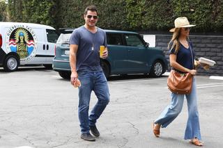 Vanessa Lachey feet photo thumbnail