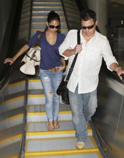 Vanessa Lachey feet photo thumbnail