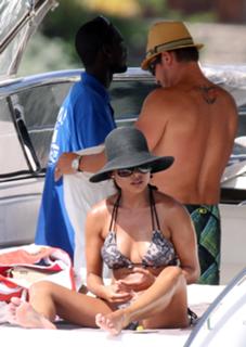 Vanessa Lachey feet photo thumbnail