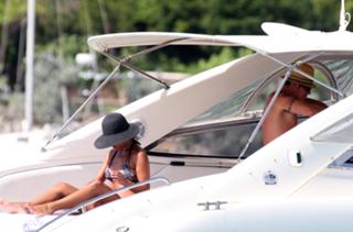 Vanessa Lachey feet photo thumbnail