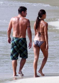 Vanessa Lachey feet photo thumbnail