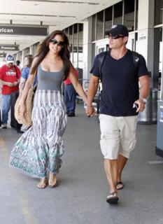 Vanessa Lachey feet photo thumbnail