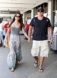 Vanessa Lachey feet photo thumbnail