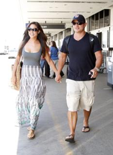 Vanessa Lachey feet photo thumbnail