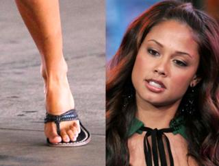 Vanessa Lachey feet photo thumbnail