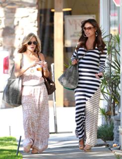 Vanessa Lachey feet photo thumbnail