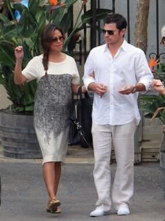 Vanessa Lachey feet photo thumbnail