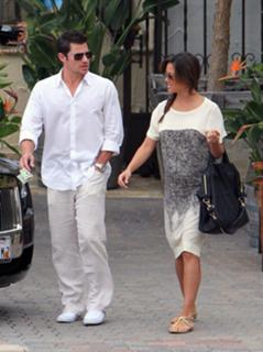 Vanessa Lachey feet photo thumbnail