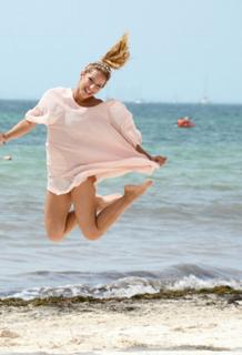 Vanessa Lengies feet photo thumbnail