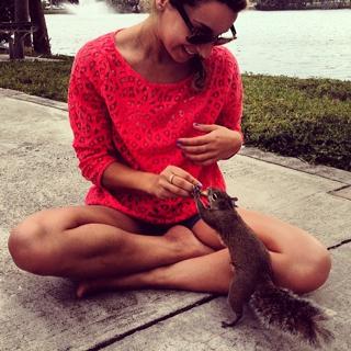 Vanessa Lengies feet photo thumbnail