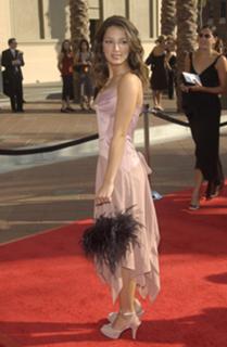 Vanessa Lengies feet photo thumbnail