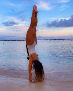 Vanessa Lopes feet photo 14