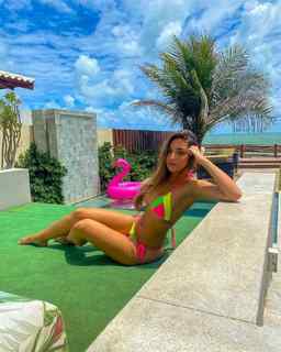 Vanessa Lopes feet photo 10
