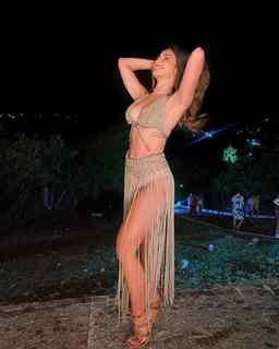 Vanessa Lopes feet photo 16