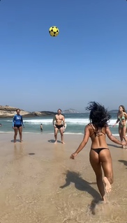 Vanessa Lopes feet photo 16