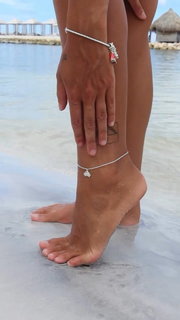 Vanessa Lopes feet photo 14