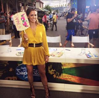 Vanessa Mai feet photo thumbnail